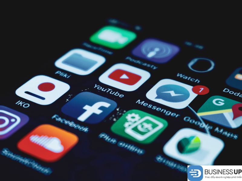 Đảm bảo các tùy chọn liên hệ luôn có sẵn, đặc biệt là Facebook Messenger